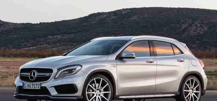 Il lancio della nuova Mercedes-Benz GLA non si limiterà, però, a coinvolgere solo gli ospiti presenti alle esibizioni. L’evento verrà infatti trasmesso in tempo reale e in contemporanea in 32 concessionarie Mercedes di tutto il territorio nazionale. Saturnino e Giuliano Palma si esibiranno al Mercedes-Benz Brand Center a Milano; Giorgia canterà il proprio repertorio al MAXXI, il Museo nazionale delle arti del XXI secolo di Roma, mentre i Motel Connection inonderanno di note Bonera, il concessionario ufficiale Mercedes-Benz di Brescia.