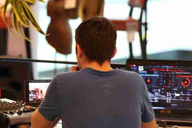 tecnologie-per-eventi-8-tecnologie-vincenti-per-gala-congressi-corsi-videoconferenze-party-mostre